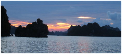 Atardecer en Halong Bay