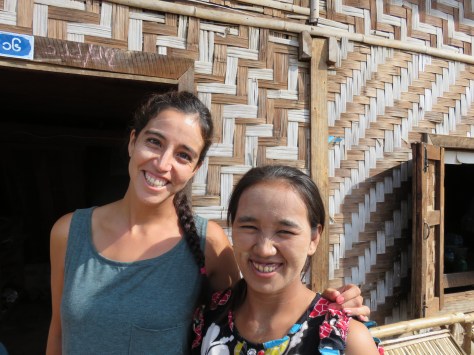 Con la dueña de casa