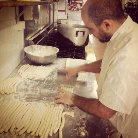 Mario haciendo los ñoquis!